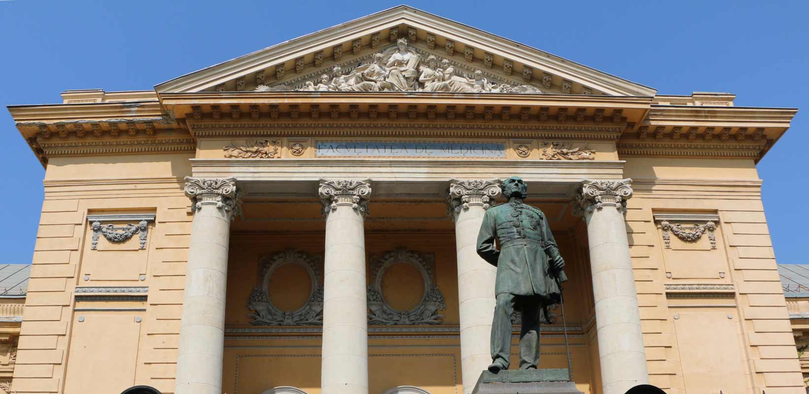 Locuri buget libere, risc liceu rural pe holuri