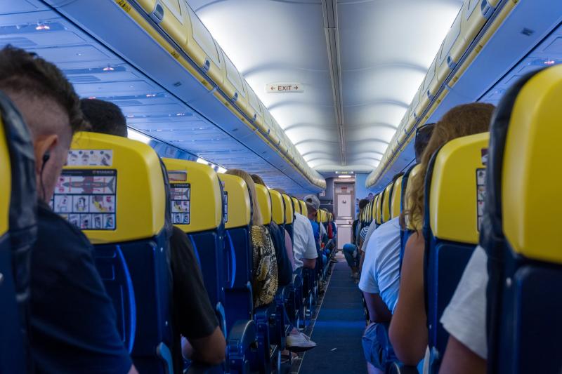 Aviație: Contracte complicate ascund angajatorul și taxele