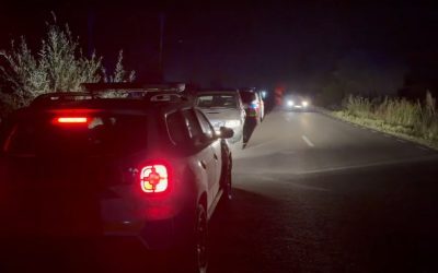Fugarul căutat de trei zile după ce a furat o mașină din Bulgaria a fost prins. Polițiștii l-au găsit ascuns pe un câmp din Dolj