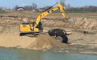 Firmă, cercetată penal pentru minerit ilegal din balastieră