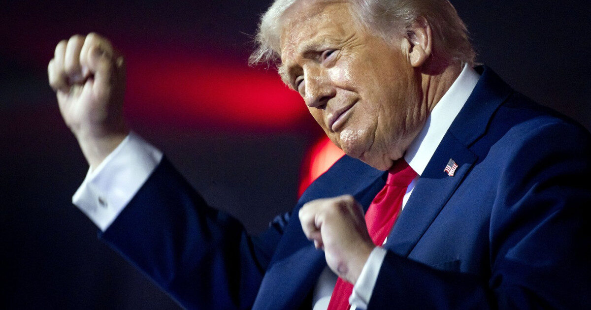 Trump, blocaj total pentru CNN, MSNBC și Politico la Casa Albă