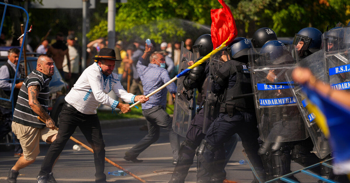 Protest în București, escaladat: Jurnaliști agresați, 47 la Poliție