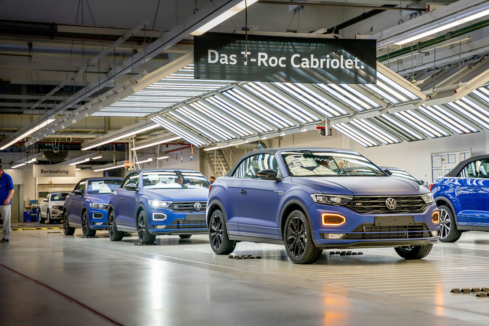 Volkswagen: Germania produce arme pentru a salva uzine