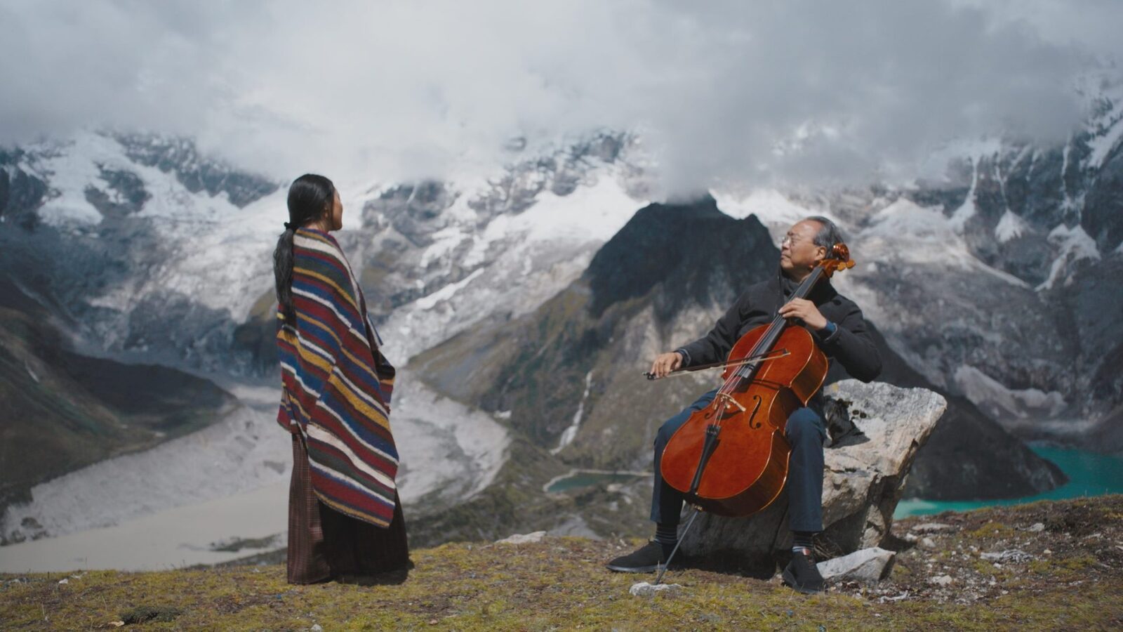 Yo-Yo Ma cântă la 5.500 m în Himalaya: filmare unică pe ghețarii ce dispar