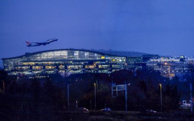 Incendiu, haos la Heathrow: Trenurile spre aeroport, blocate