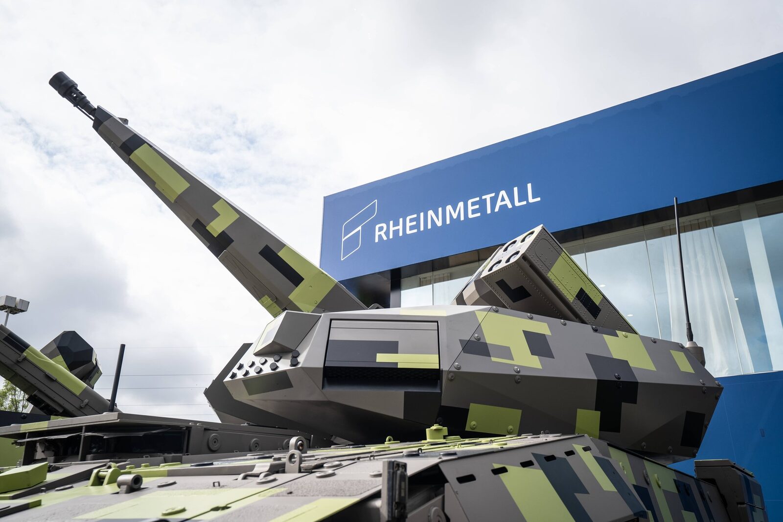 Nicușor Dan: Sistemele antidronă Rheinmetall au probleme. Se mai întâmplă