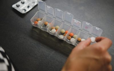 Medicamente periculoase. Farmaciștii avertizează: îți fură vitaminele