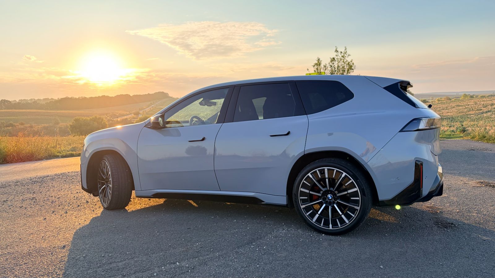 BMW iX3: Revoluție electrică sau un nou început?
