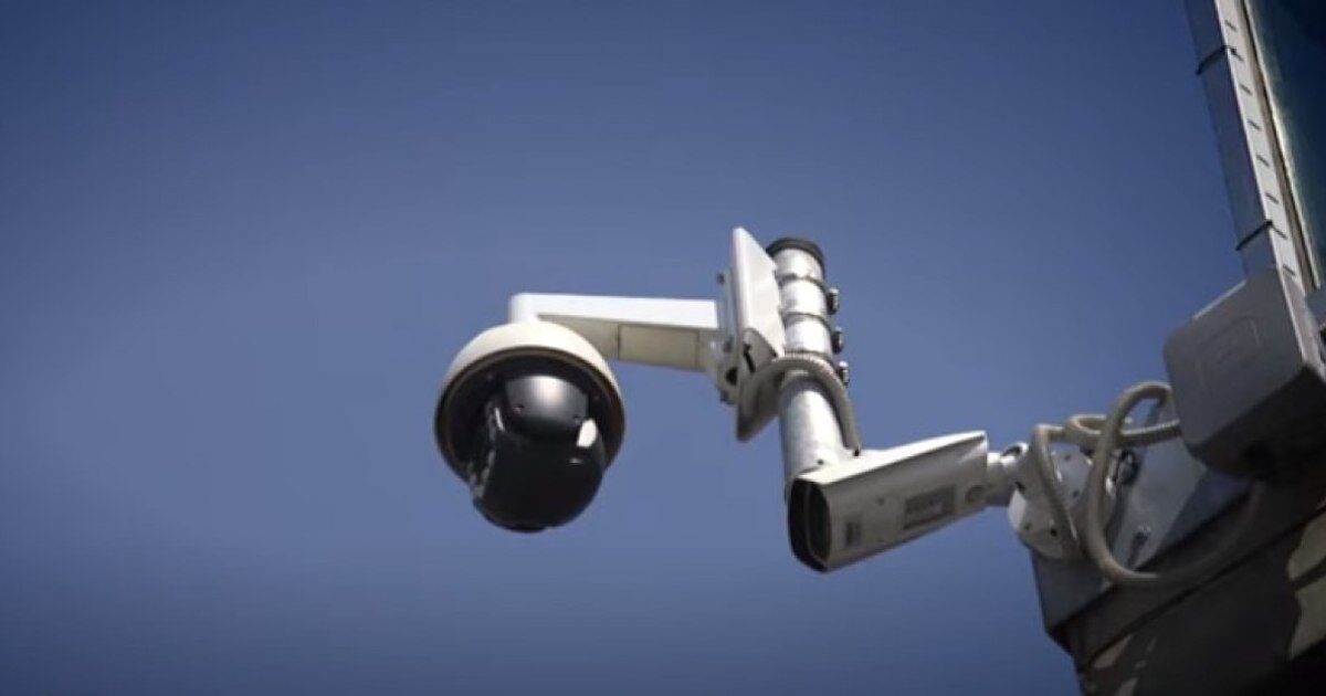 AI greșește ținta: români treziți la 4 AM de polițiști
