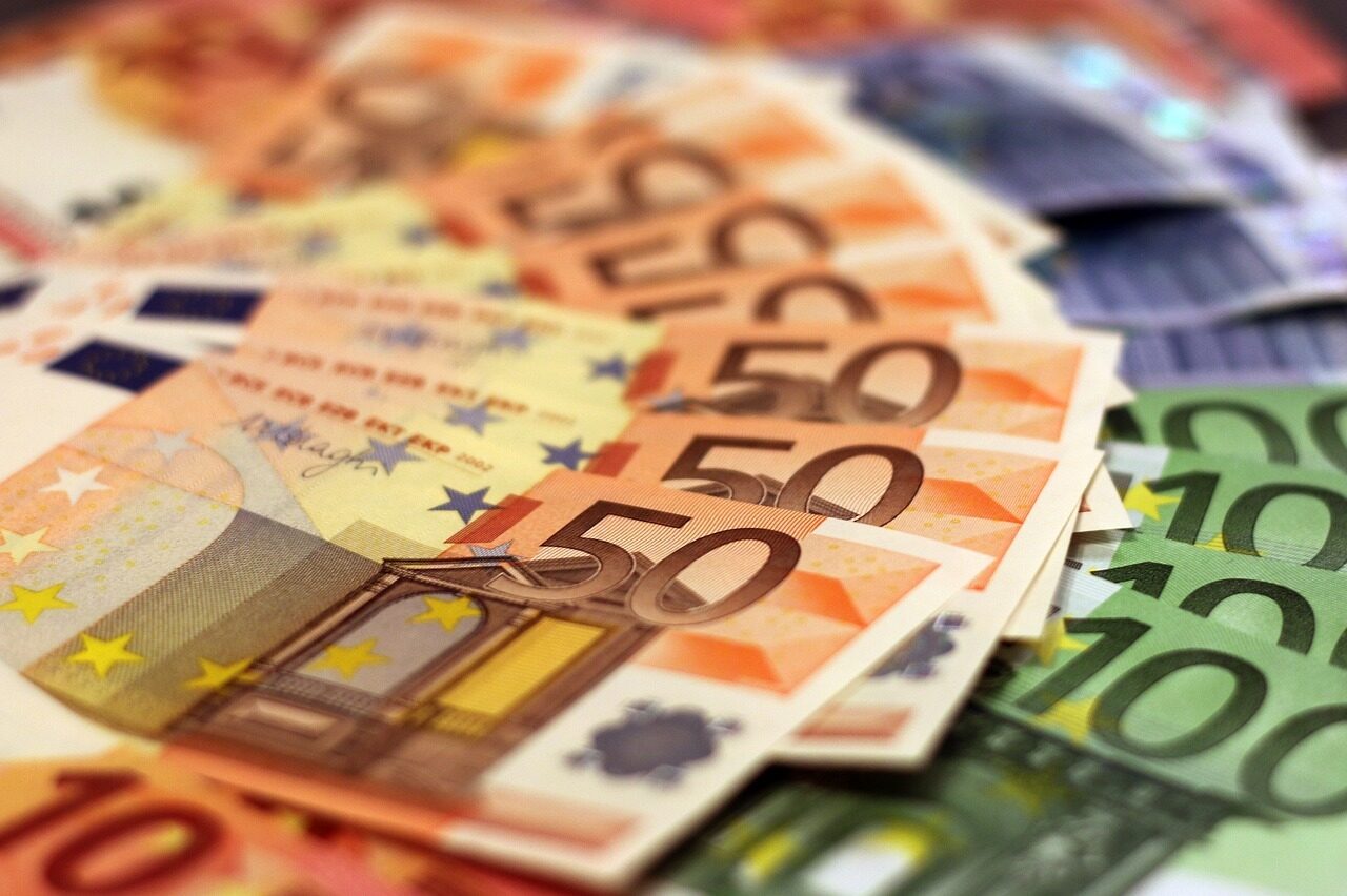 S&P menține ratingul României, dar vrea plan fiscal credibil